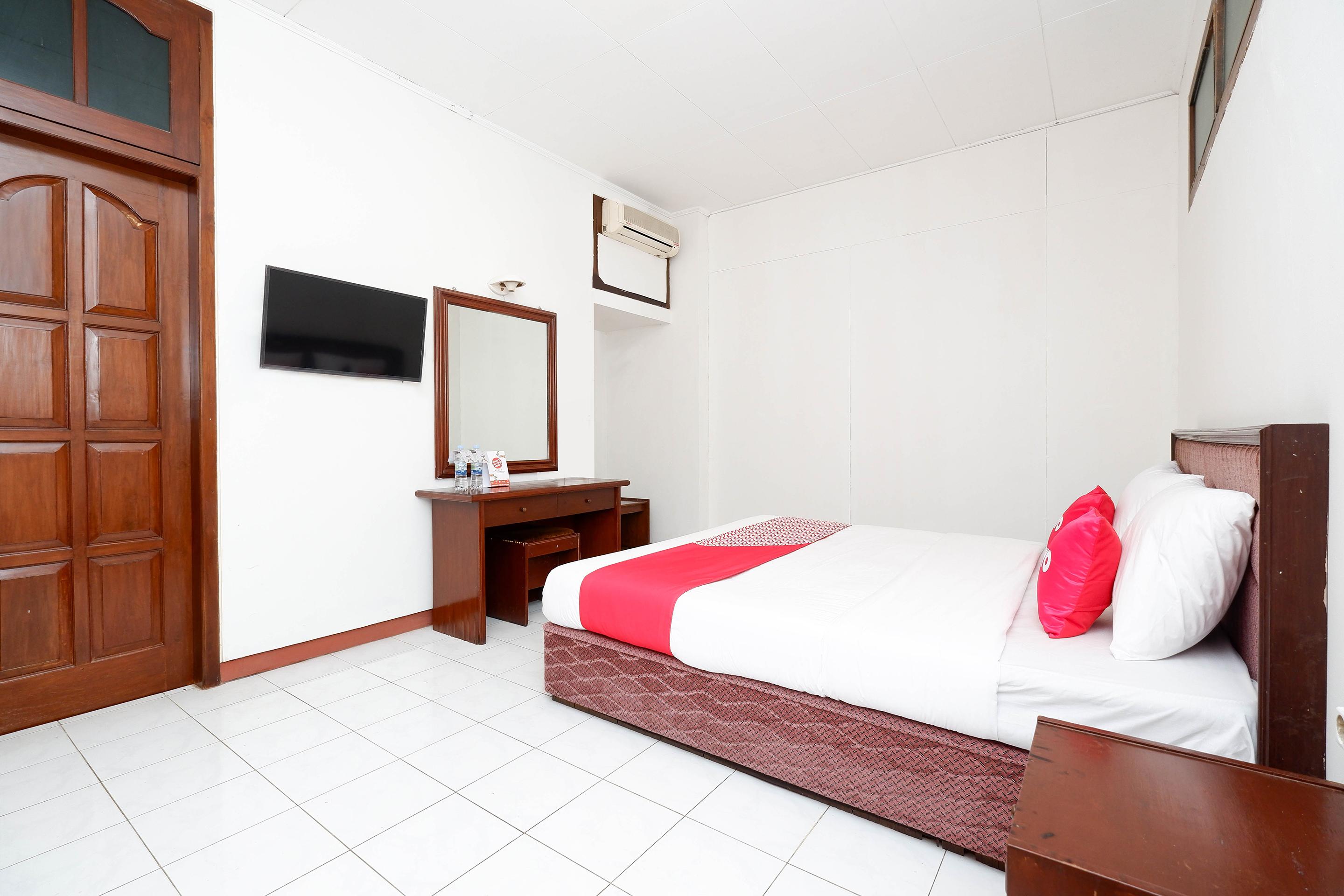 OYO 1644 Hotel Griya Kencana Solo Exterior foto