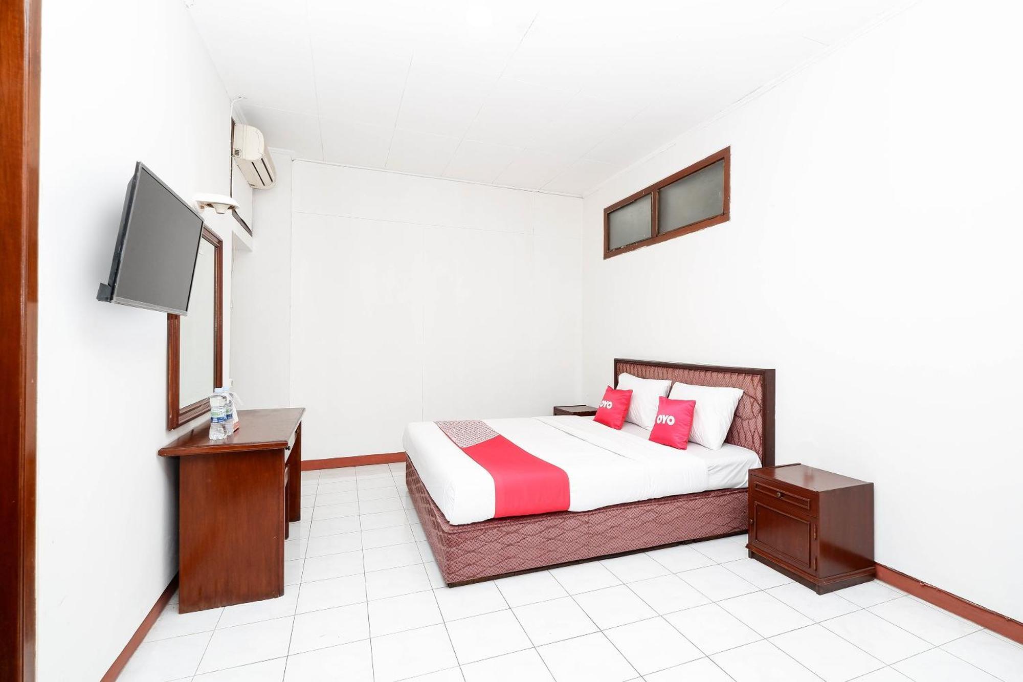 OYO 1644 Hotel Griya Kencana Solo Exterior foto